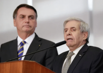 STF AO VIVO: Defesa de Augusto Heleno aponta desordem em provas e questiona atuação de Moraes no STF