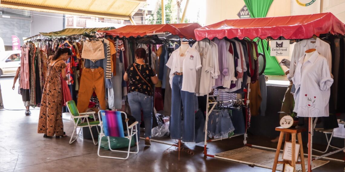 Primeira edição do Encontro de Brechós leva mais de mil pessoas ao centro de Senador Canedo