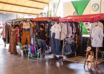 Primeira edição do Encontro de Brechós leva mais de mil pessoas ao centro de Senador Canedo