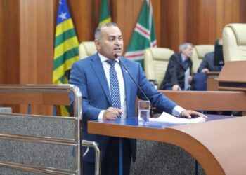 Câmara de Goiânia aprova regras para circulação de cães de grande porte em locais públicos