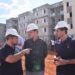Leandro Vilela e Gustavo Mendanha acompanham obras de habitação popular em Aparecida