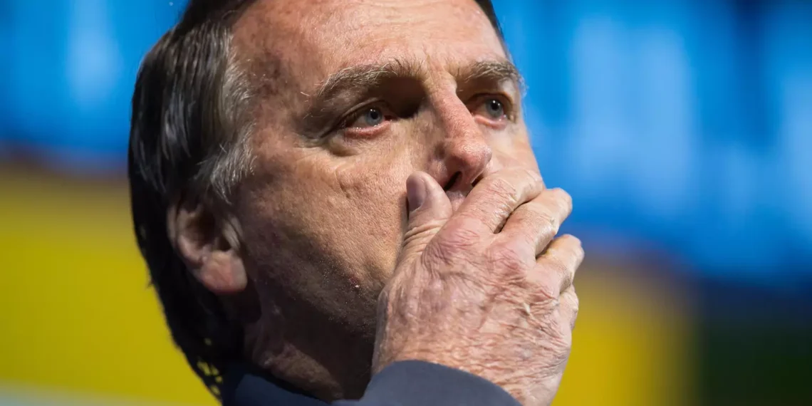 Bolsonaro pode perder patente militar após condenação por tentativa de golpe