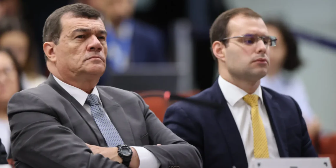 Defesa de militares tenta reduzir responsabilidade e expõe fragilidades para Bolsonaro no STF
