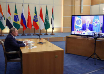 Lula critica presença militar dos EUA na América Latina durante cúpula do Brics