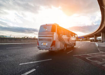 Rota de ônibus mais longa do mundo liga Rio de Janeiro a Lima em cinco dias