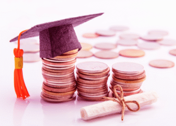 Endividamento estudantil cresce e afeta bem-estar de universitários no Brasil