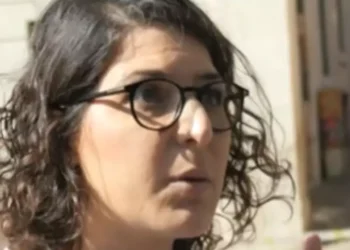 Turista suíça lança filho pela janela para salvá-lo em acidente de bonde em Lisboa