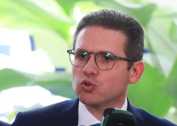 Câmara dos Deputados pauta urgência para anistia de condenados pelo 8 de janeiro