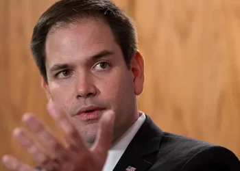 Declarações de Rubio e Trump aumentam tensão diplomática após sentença de Bolsonaro