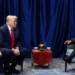 Lula se reúne com Trump e negocia suspensão de tarifa de 50% sobre produtos brasileiros