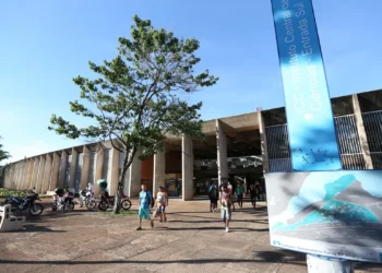 Pesquisas em universidades públicas avançam na detecção de metanol em bebidas