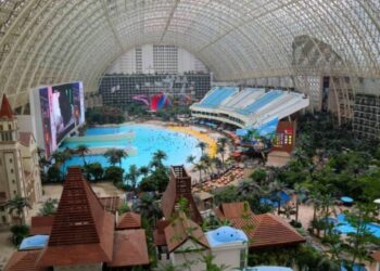 New Century Global Center: o maior edifício do mundo funciona como uma cidade autossuficiente