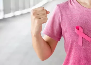 Câncer de mama: como identificar os sintomas e reduzir os riscos