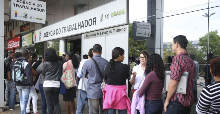 Desemprego no Brasil mantém menor nível histórico e registra estabilidade em setembro