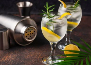 Por que o metanol é tão perigoso? Tudo sobre o álcool que contamina bebidas clandestinas