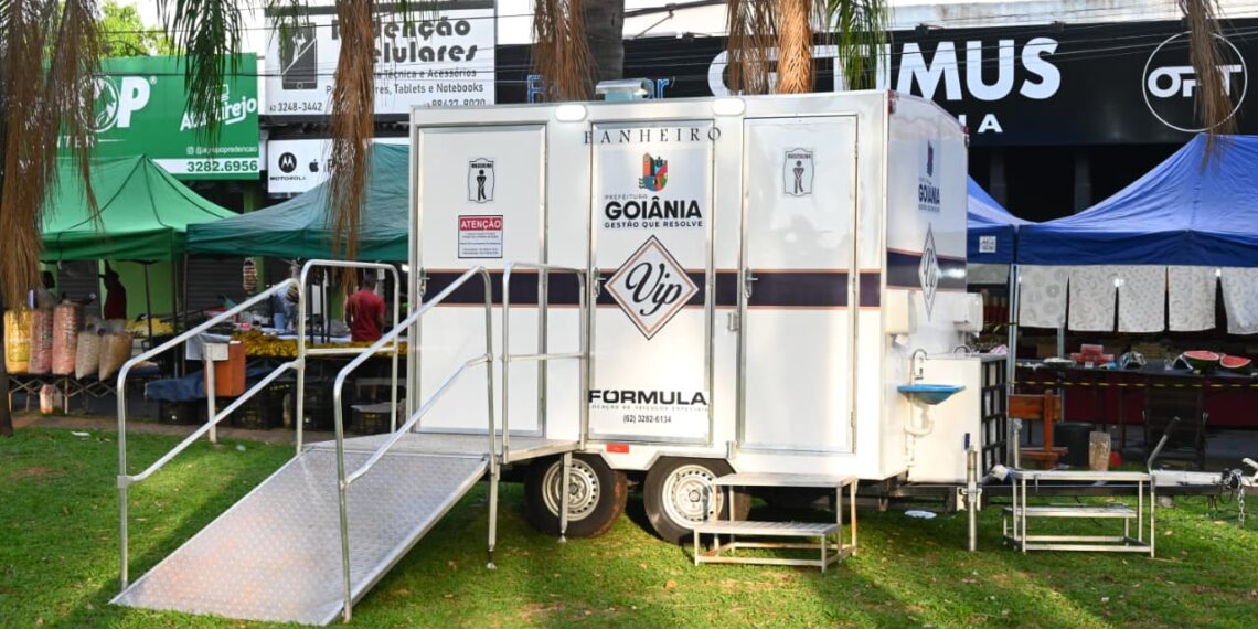 Feiras da Vila Redenção e Vila União recebem banheiros climatizados com estrutura completa