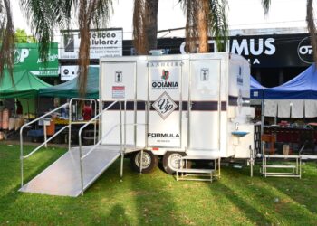 Feiras da Vila Redenção e Vila União recebem banheiros climatizados com estrutura completa