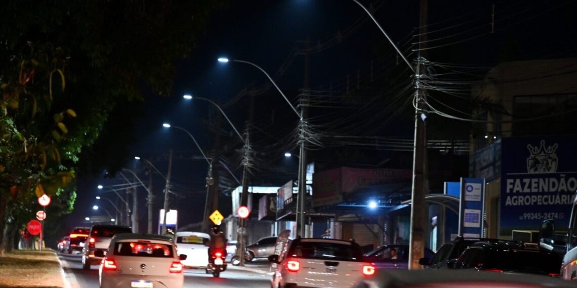 Brilha Goiânia atende solicitações em até quatro dias úteis e antecipa metas de modernização da iluminação pública