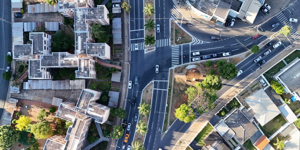 Prefeitura de Goiânia entrega corredor da Avenida 85 com sistema de Onda Verde e redução de até 35% no tempo de deslocamento