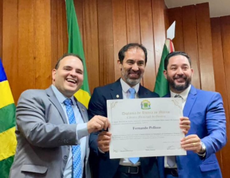 Prefeito de Senador Canedo é homenageado em sessão especial pelo Dia do Fisioterapeuta