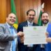 Prefeito de Senador Canedo é homenageado em sessão especial pelo Dia do Fisioterapeuta
