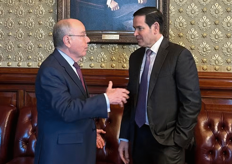Brasil e EUA retomam diálogo para reverter tarifaço após encontro entre Mauro Vieira e Marco Rubio