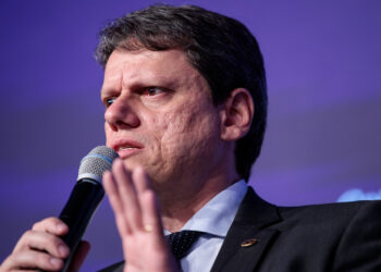 Tarcísio tenta reatar com o STF após chamar Moraes de “tirano” em ato de 7 de Setembro