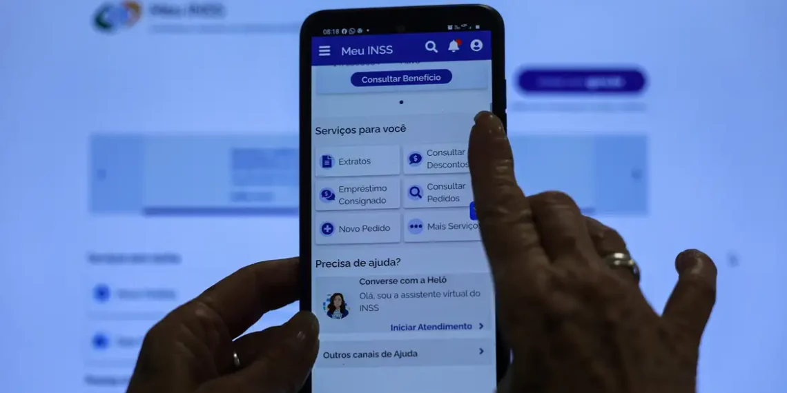 Quatro milhões de beneficiários devem fazer prova de vida no INSS