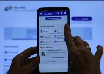 Quatro milhões de beneficiários devem fazer prova de vida no INSS