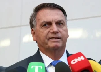 Atentado de 2018 contra Bolsonaro será tema de filme de ficção com narrativa heroica