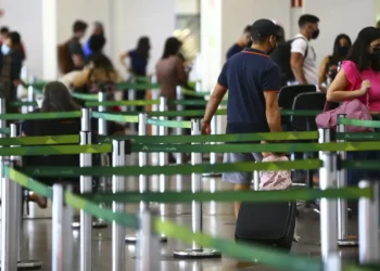 Declarações sobre bombas em aeroportos: o risco de piadas que acionam protocolos de segurança