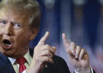 Trump ameaça retomar ofensiva contra o Hamas em Gaza após execuções públicas