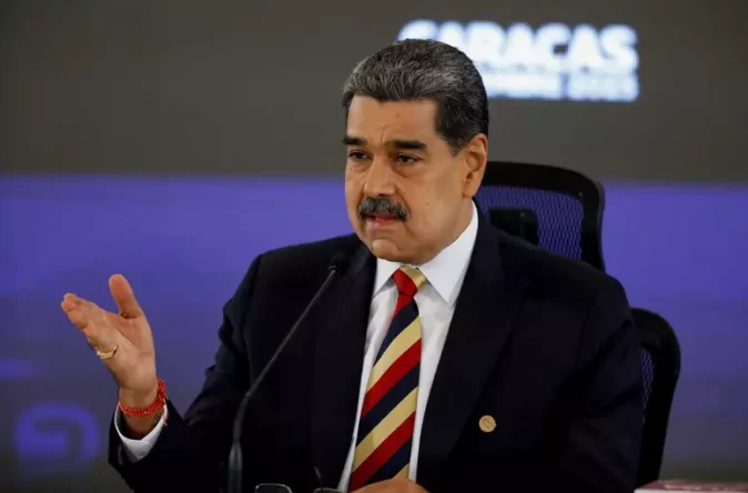 Maduro faz apelo por paz e acusa EUA de preparar ofensiva militar contra a Venezuela