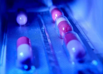 Omeprazol não causa demência, mas uso prolongado exige atenção médica