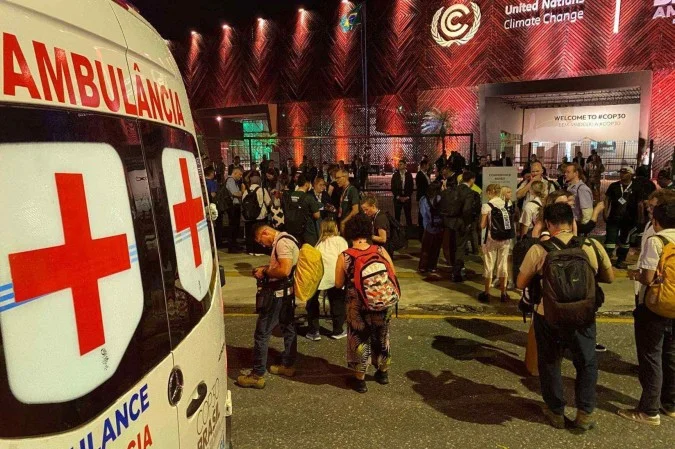 Confronto na COP30: Manifestantes tentam acessar a zona azul e ferem segurança