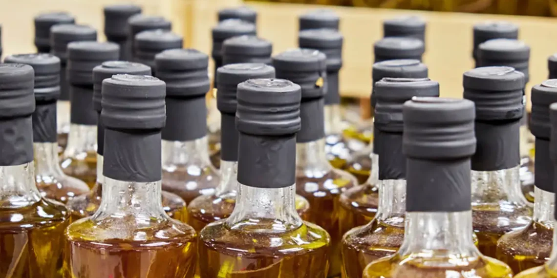 Lista de azeites adulterados cresce e 26 marcas são proibidas no Brasil em 2025