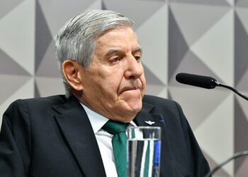 PGR defende prisão domiciliar para Augusto Heleno por razões humanitárias