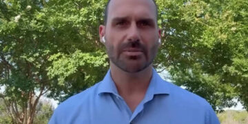 STF deve tornar Eduardo Bolsonaro réu por suspeita de coação