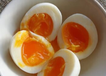 Ovos cozidos e saúde cerebral: o que a ciência já sabe sobre Alzheimer
