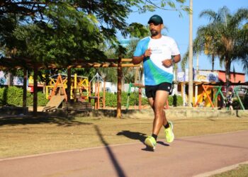 Ultramaratonista corre 62 km em esteira para celebrar os 62 anos de Aparecida de Goiânia
