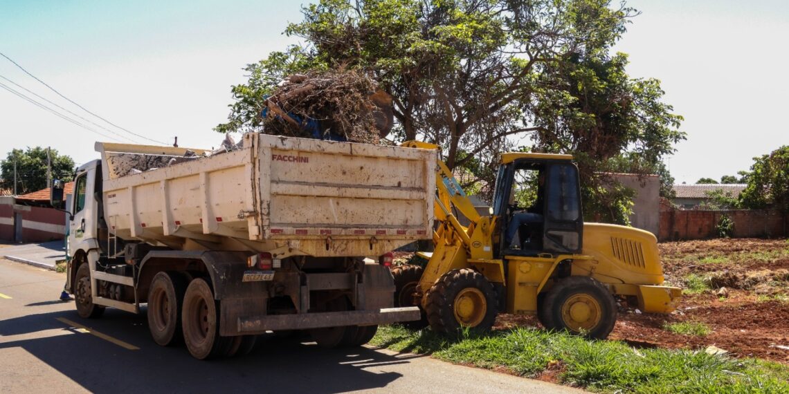 Senador Canedo intensifica mutirão urbano com foco em limpeza e infraestrutura