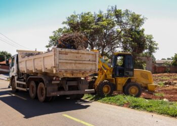 Senador Canedo intensifica mutirão urbano com foco em limpeza e infraestrutura