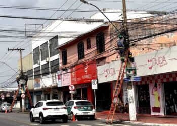 Prefeitura de Goiânia divulga novo número para denúncias de fios soltos