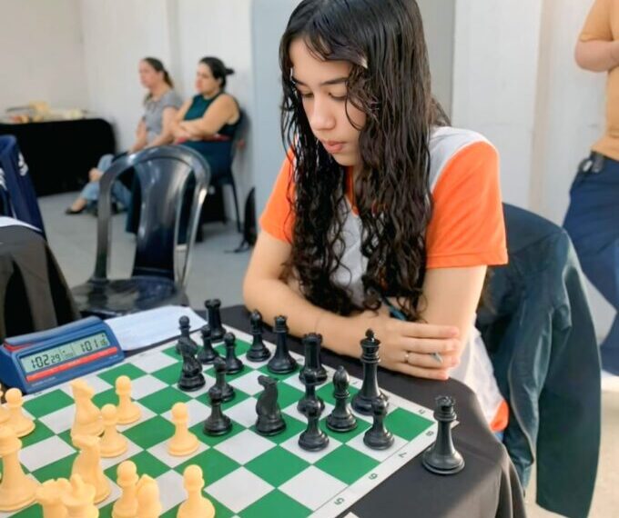 Jovem enxadrista goiana quebra barreiras e conquista título inédito no xadrez nacional