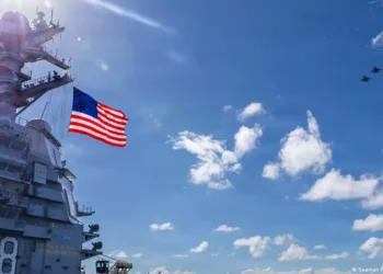 Porta-aviões no Caribe reavivam dois séculos de pressão dos EUA sobre a América Latina