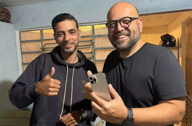 Celular perdido no mar é recuperado após quase dois anos