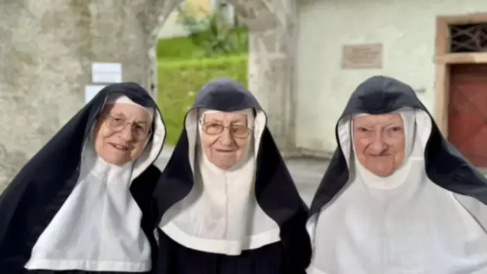 Freiras austríacas desafiam Igreja Católica e retornam ao convento após remoção forçada