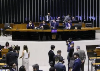 Câmara aprova texto-base do projeto Antifacção após disputa com governo