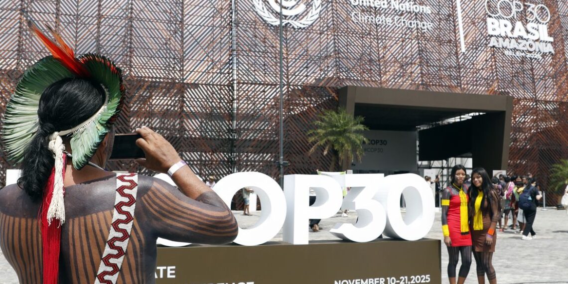 Povos indígenas defendem protagonismo na ação climática durante a COP30