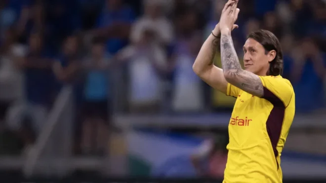 Cássio aponta Neuer como o maior goleiro que já viu em ação